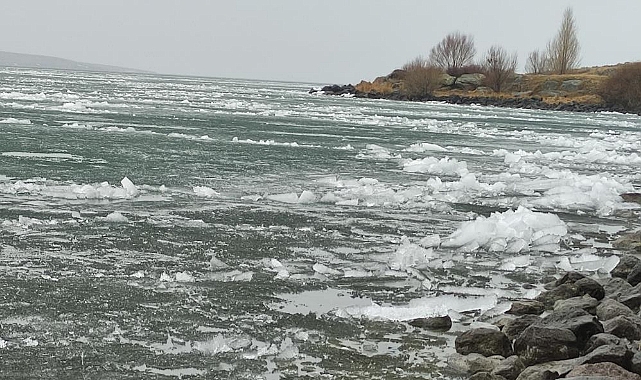Çıldır Gölü'nde kutupları aratmayan görüntüler