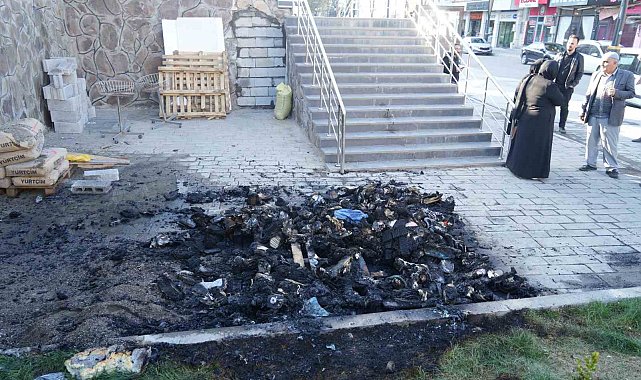 DEM Partili belediyeye tepki gösteren şahıs eşyalarını ateşe verdi