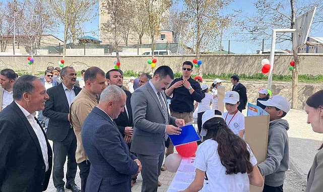 Diyadin'de 4006 TÜBİTAK Bilim Fuarı