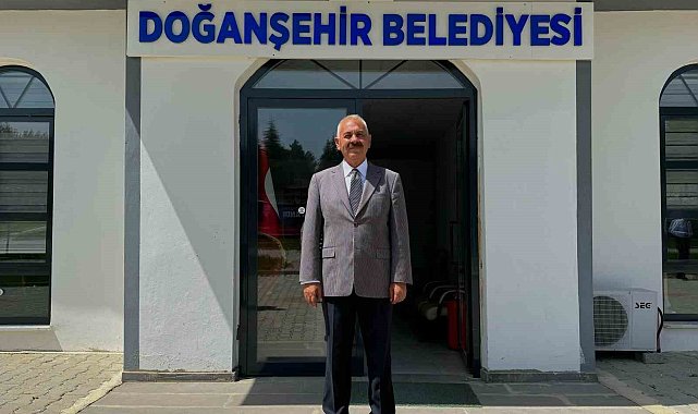 Doğanşehir Belediyesi tabelasına T.C. ibaresi eklendi