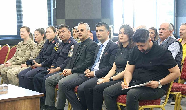 Elazığ'da 'kadına yönelik şiddetle mücadele' semineri verildi