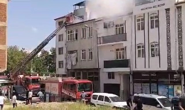 Elazığ'da çatı yangını