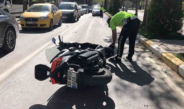 Elazığ'da motosiklet devrildi: 2 yaralı