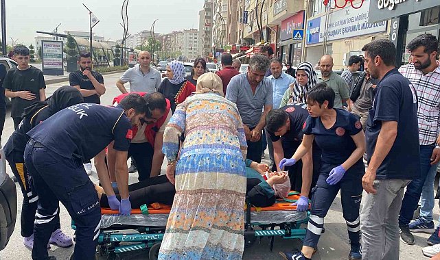 Elazığ'da motosikletin çarptığı kadın yaralandı