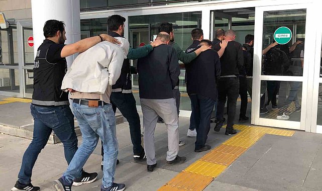 Elazığ'da sokak satıcılarına operasyon: 13 gözaltı