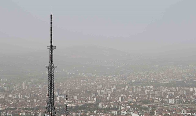 Elazığ'da toz bulutu etkili oldu