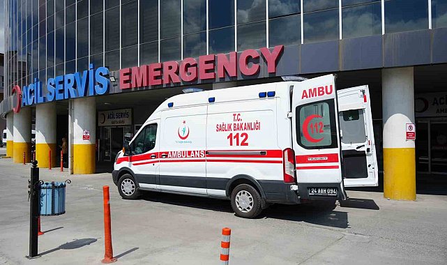 Erzincan'da 2 ayrı trafik kazasında 7 kişi yaralandı