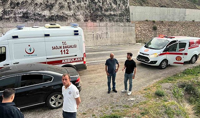 Erzincan'da yoldan çıkan otomobil Fırat Nehrine uçtu