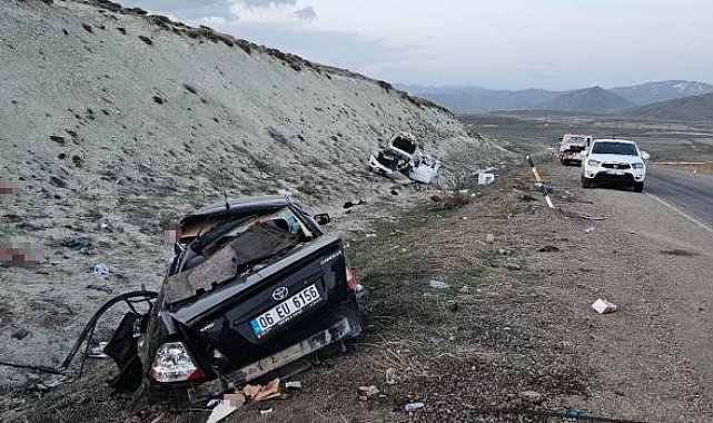 Pikap ile otomobil çarpıştı: 1 ölü, 6 yaralı