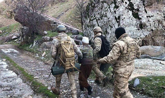 Hakkari'da kasten adam öldürme suçundan 15 yıldır aranan şahıs yakalandı