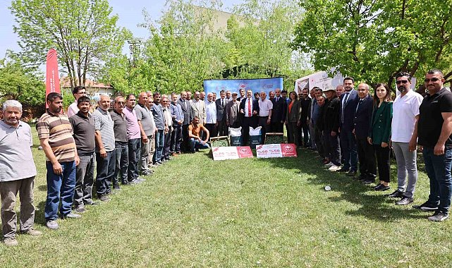 Iğdır'da hibe destekli sebze fidesi ve soya tohumu dağıtıldı