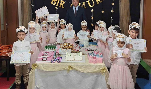 İpekyolu ilçesinde Kur'an-ı Kerim'e geçen çocuklar için tören düzenledi