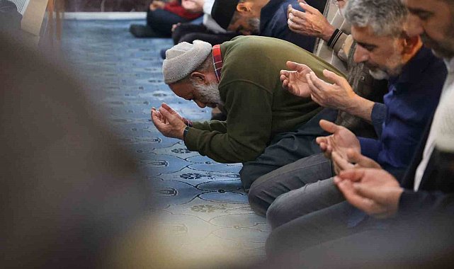 Kadir Gecesinde camiler doldu taştı