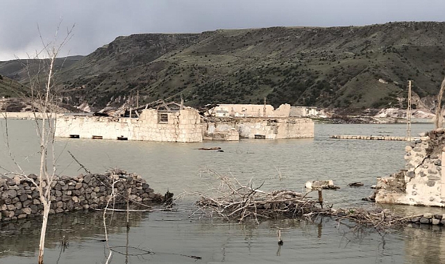 Kars'ta baraj kapakları kapandı, eski köy sular altında kaldı