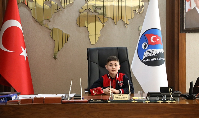 Kars'ta başkanlık koltuğuna minik Avınca oturdu