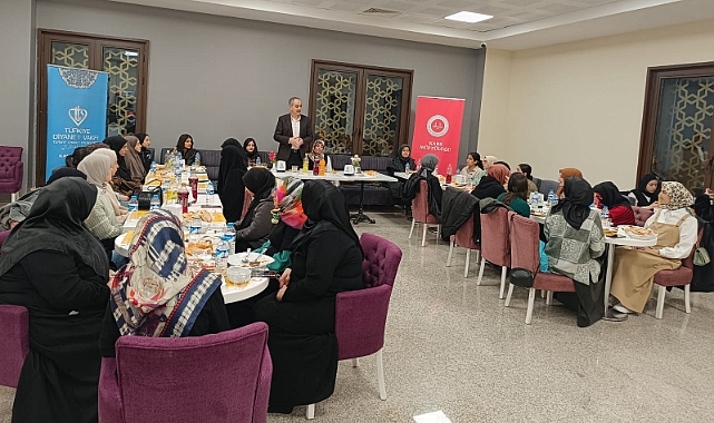 Kars’ta üniversite öğrencilerine iftar verildi