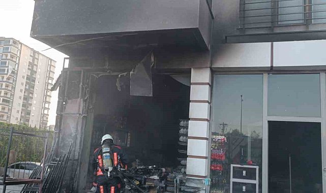 Malatya'da iş yeri yangını korkuttu