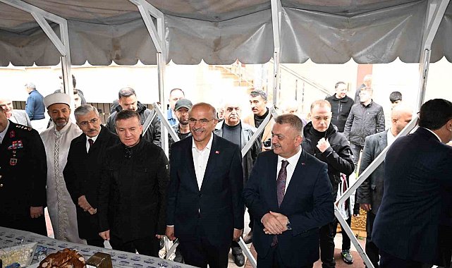 Malatya'da resmi bayramlaşma Kernek Karagözlüler Camisi'nde yapıldı
