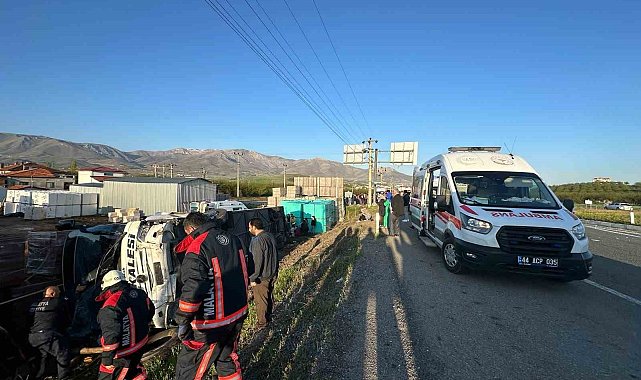 Malatya'da yolcu otobüsü devrildi: Çok sayıda yaralı var
