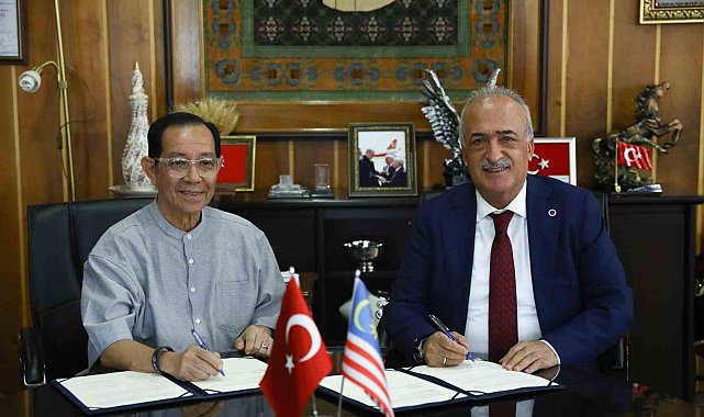 Malezya Uluslararası İslam Üniversitesi heyetinden Rektör Çomaklı'ya ziyaret