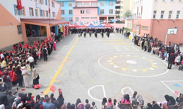 Muş'ta 23 Nisan coşkusu