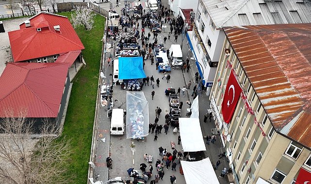 Muş'ta bayram pazarında son gün yoğunluğu