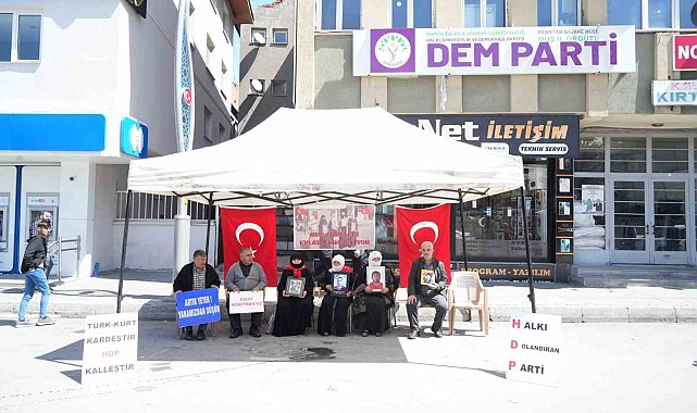 Muşlu annelerin evlat nöbeti devam ediyor
