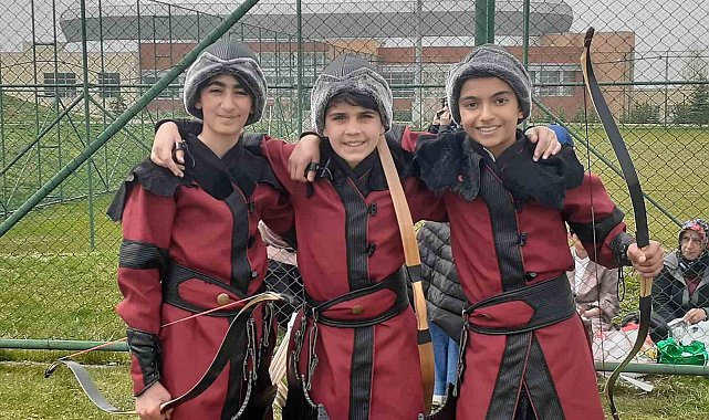 Okullar geleneksel Türk okçuluğunda yarıştı