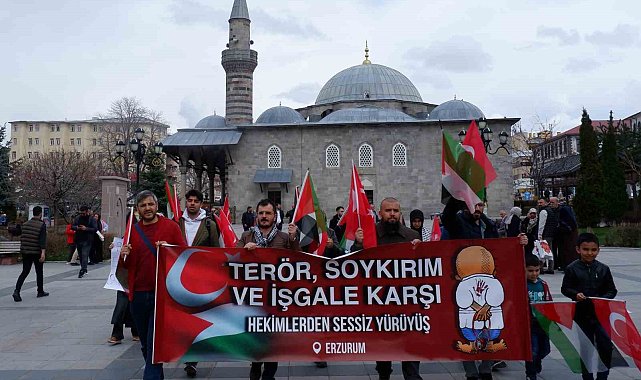 Sağlıkçılar Erzurum'da Gazze için yürüdü