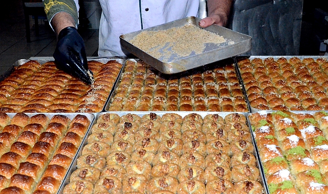 Sarıkamış'ta tatlı mesaisi başladı