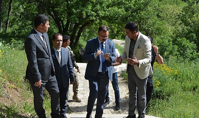 Tarihi Taş Köprü definecilerin hedefi oldu