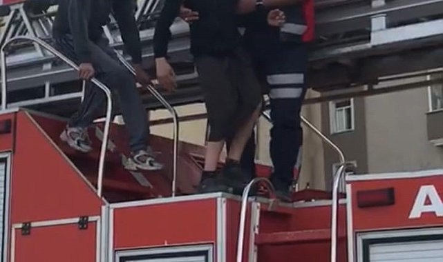 Taşlıçay Deresi'nde mahsur kalan 2 çocuk kurtarıldı
