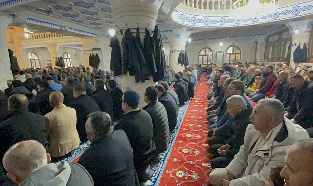 Tatvan'da bayram namazı kılındı