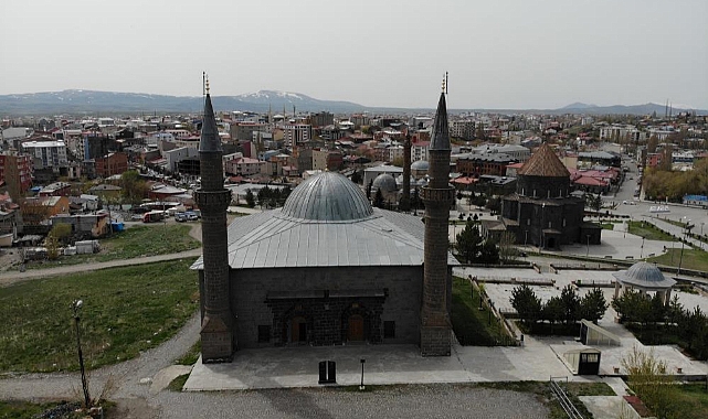 "Ulu Camii'de Ermeniler 285 Türk'ü diri diri yaktı"
