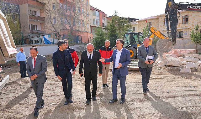 Vali Eldivan, satış mağazalarının proje çalışmalarını yerinde inceledi
