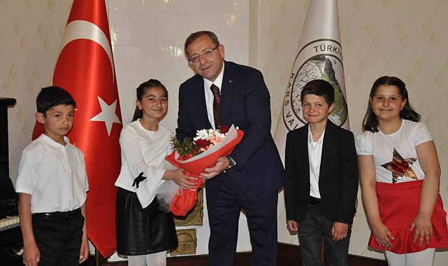 Vali koltuğuna oturdu, okuluna park istedi