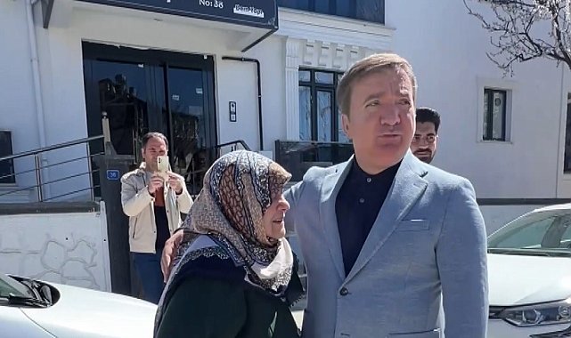 Vali yaşlı kadını gideceği yere makam otosuyla gönderdi, hayır duasını aldı