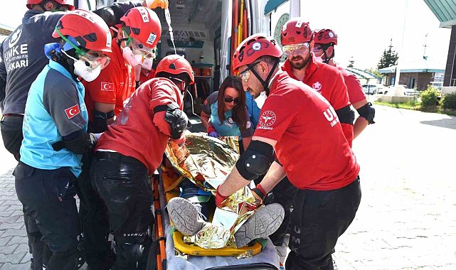 Van'da 48 UMKE personeline 'arama kurtarma' eğitimi verildi