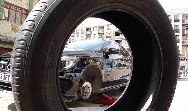 Van'da kış lastiği değiştirme yoğunluğu geç başladı