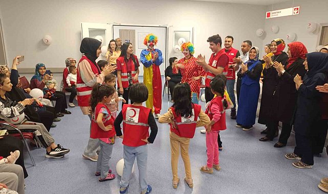 Yeşilyurt Kızılay Şubesi, Küçük misafirlere moral oldu