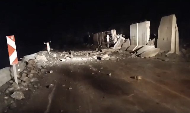 Yüksekova-Van karayolundaki heyelanda faciadan dönüldü