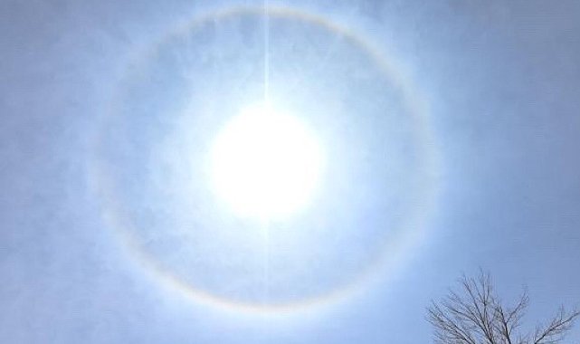 Yüksekova'da güneşin etrafında oluşan hale büyük ilgi gördü