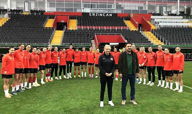 A Milli Kadın Futbol Takımı, Azerbaycan maçı hazırlıklarını Erzincan'da sürdürüyor