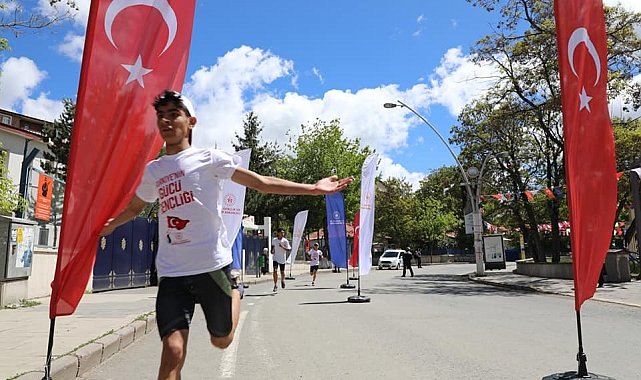 Ağrı'da 15-19 Mayıs Gençlik Haftası kutlamaları devam ediyor
