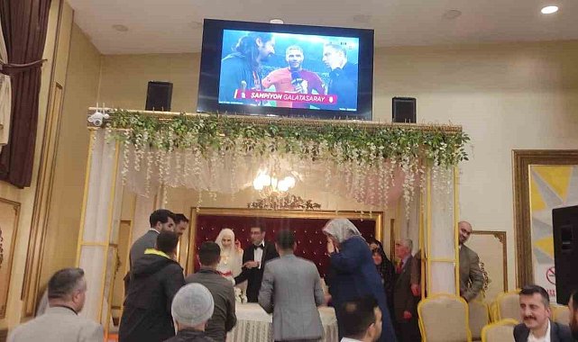 Ağrı&#039;da düğün töreninde şampiyonluk coşkusu