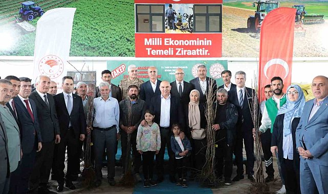 Ağrı'da meyve yetiştiriciliğinin yaygınlaştırılması için 28 bin 800 adet meyve fidanı dağıtıldı