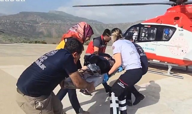 Ambulans helikopter hamile kadın için havalandı