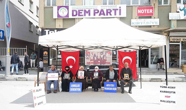 Annelerin evlat nöbeti devam ediyor