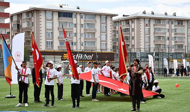 Ardahan'da 19 Mayıs coşkuyla kutlandı