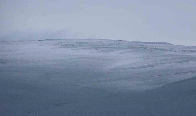 Ardahan'da Mayıs'ta kar sürprizi